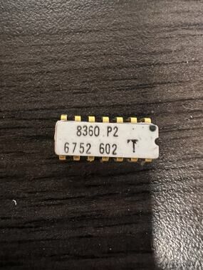 Vtg 1967 White Ceramic Gold Bottom IC Chip 14-Pin CDIP 8360 P2 6752 Mainframe